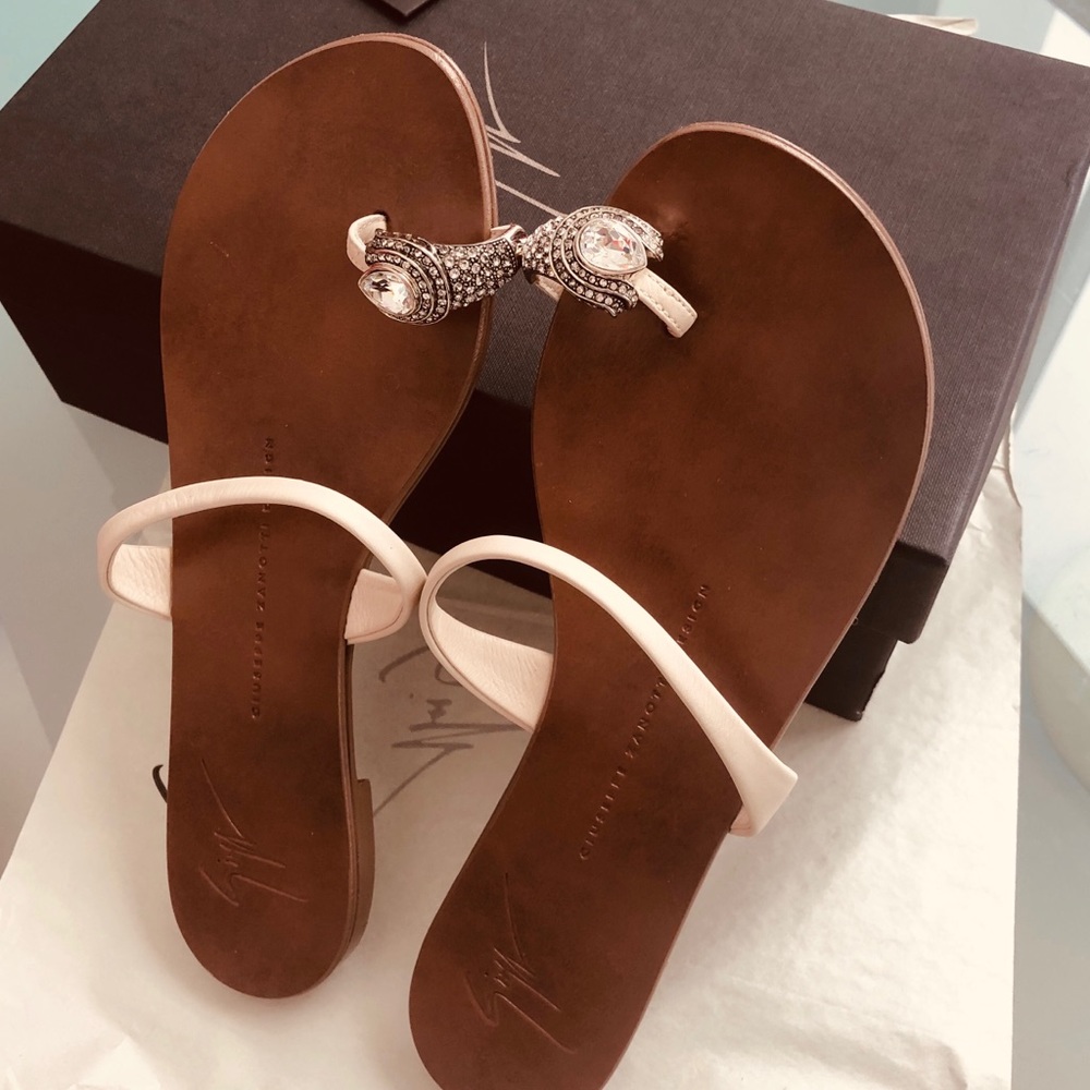 Sandal - Picture 4 of 10